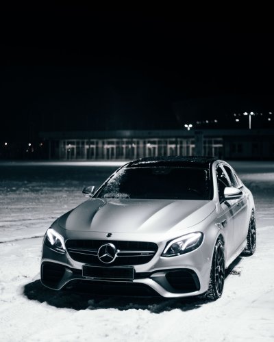 Мерседес-Бенц e63s вертикальные