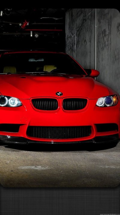 БМВ е90 красная