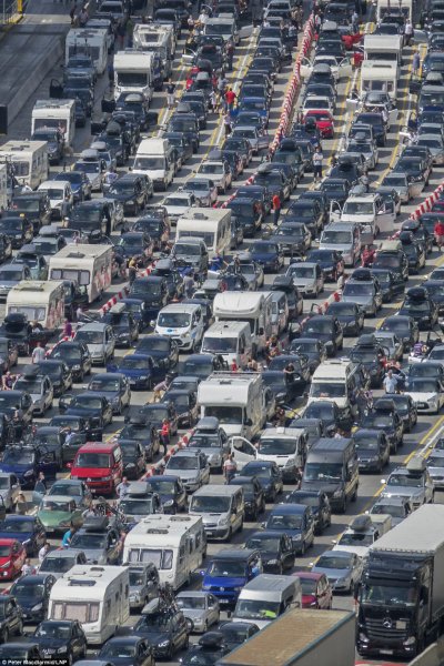 Много машин