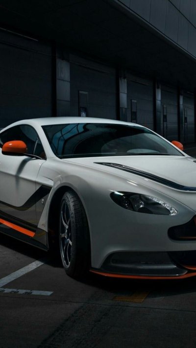 Астон Мартин