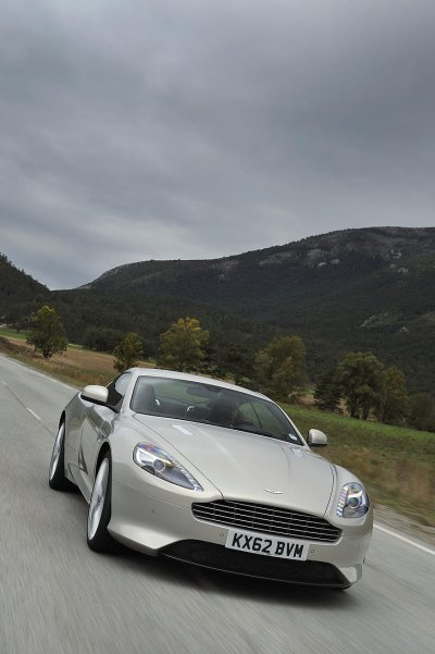 Астон Мартин db9