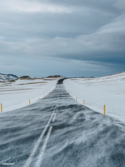 Снег на дороге