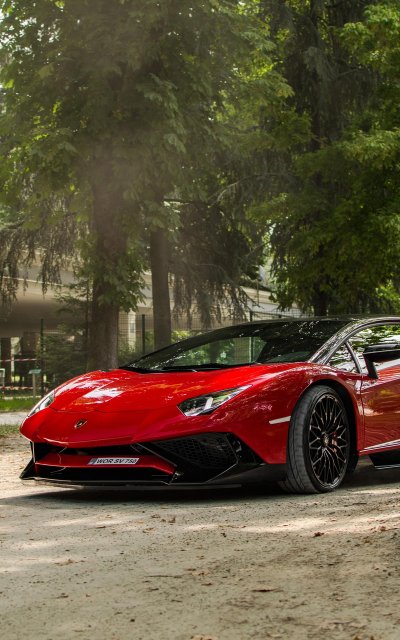 Авентадор Ламборджини красный