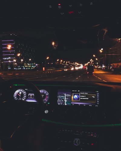 За рулём Мерседес w212 ночь зима