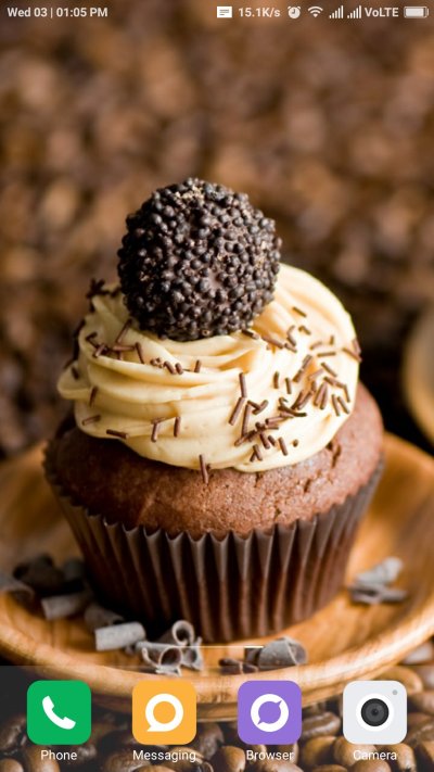 Красивые пирожные и кофе