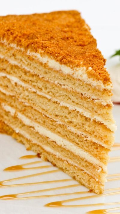 Торт медовик Карамелька