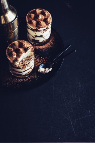 Мороженое с грецким орехом и соленой карамелью