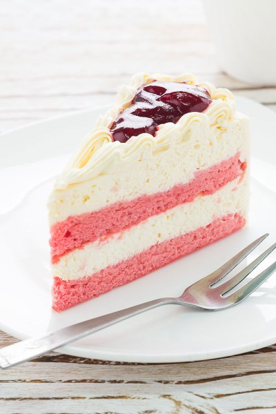 Малиново кокосовый торт