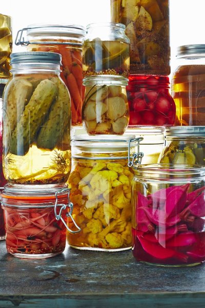 Бутылка и соленья