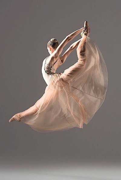 Танцующая балерина