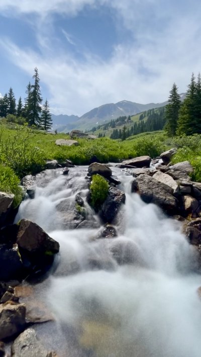 Камни в реке