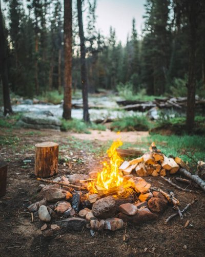 Палатка костер