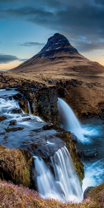 Водопад в горах