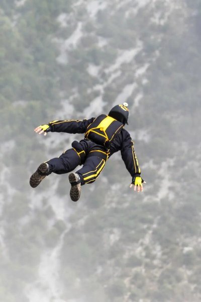 Рон Вэй бейсджампинг