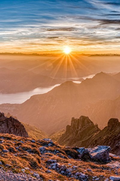 Рассвет в горах