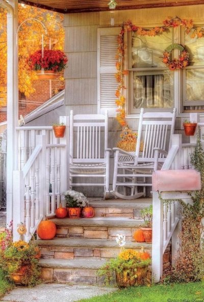 Осеннее украшение крыльца