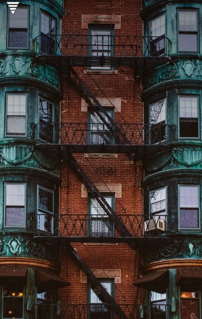 Пейзаж со зданием