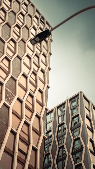 Рельефный фасад здания