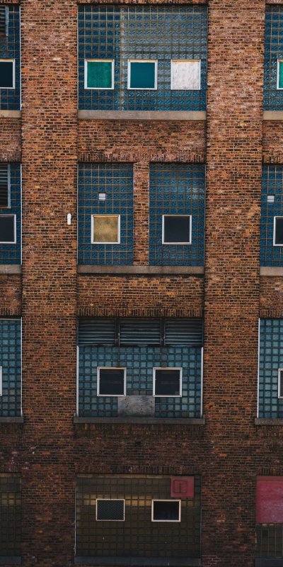 Стройка за окном