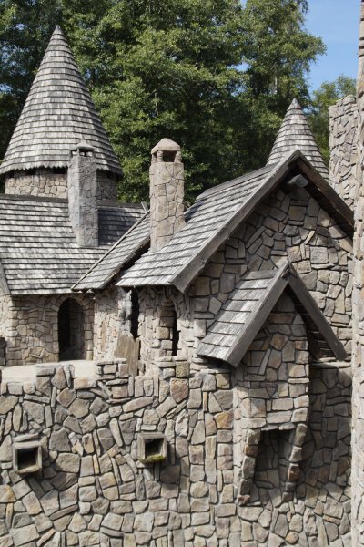 Каменный замок