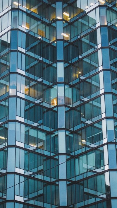 Стеклянное здание