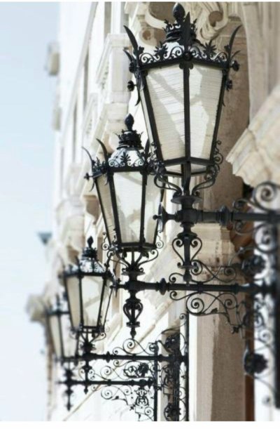 Уличный фонарь