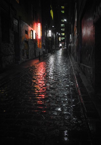 Темная улица