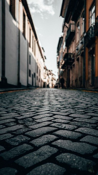 Улица с брусчаткой
